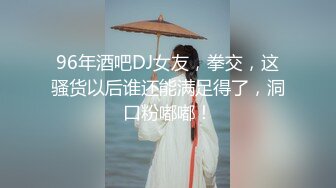 哎呦 小区楼下遇见了个很喜欢的小姐姐，浅蓝色蕾丝的内裤，尿道口拉尿拉得有点偏，走路阵阵带风 中分女神！