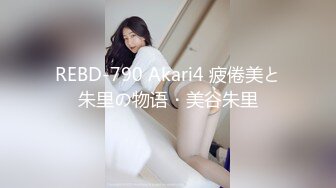 丝袜高跟露脸风骚御姐少妇镜头前让狼友调教玩弄，听指挥揉奶玩逼自己舔逼，道具抽插骚穴高潮冒白浆精彩刺激