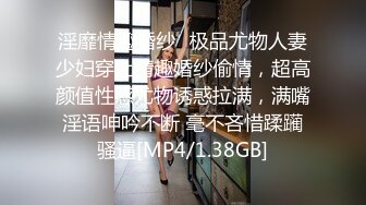 餐厅女厕全景偷拍连衣裙短发美女⭐肥逼黑黑长长的穴毛