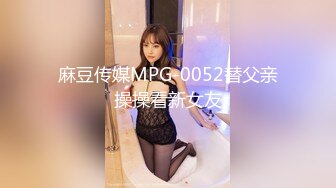 最牛视角站街女偷拍探花《素质嫖客》100块站操40多岁红衣阿姨搞完洗鸡巴还是臭的