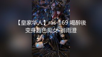 土豪摄影师高价网约3位女神级性感美女嫩模酒店拍摄时趁机淫乱潜规则,让3美女一起伺候他