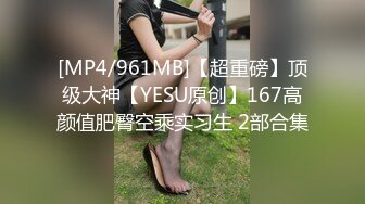 学校澡堂换衣间，女同学借故在打电话，实则在偷拍各路大美女，阴毛非常浓密，个个颜值堪称女神啊！