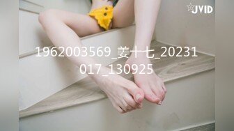 吊钟巨乳模特约个小寸头到家里，深喉怼嘴，n口交露脸卖力口后入操逼大奶乱颤