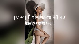 Kenzie 可能看起来很柔弱，但她的说唱能力和其他人一样强硬。作为一名嘻哈艺人，她的名气来得太快了，这个身材娇小的金发女郎很容易被这种乐趣所吸引。但肯齐需要完成她的专辑并向她的经理证明她不是业余爱好者。