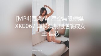 白嫩肉嘟嘟妹子揉捏爱抚很舒服，抱着美臀用力往鸡巴上撞击啪啪响声不断一前一后相互配合下体碰撞交缠