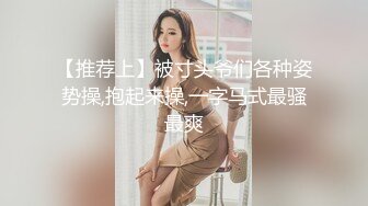 哺乳期巨乳少妇迷恋喷奶，某一天对着镜子抚摸 竟情不自禁捏出了奶水，喷射得镜子到处都是香溢的母乳！