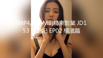 气质御姐真实女同一人单秀，柔软身体瑜伽垫上一字马，多套情趣装换装