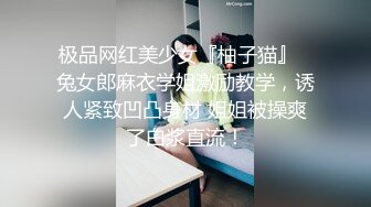 年轻人妻给我舔肉棒