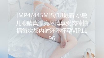 鬼灵精怪的可爱女生，一字马