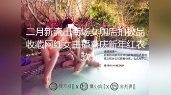 午夜小少妇，黑丝高跟露脸沙发上道具自慰骚穴诱惑狼友